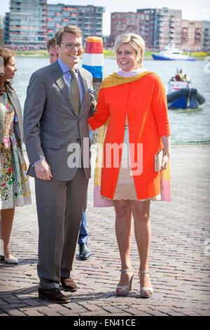 Dordrecht, Niederlande. 27. April 2015. Prinzessin Laurentien Und Prinz Constantijn besuchen die Königstag Feier in Dordrecht, Niederlande, 27. April 2015. Bildnachweis: Dpa picture Alliance/Alamy Live News Stockfoto