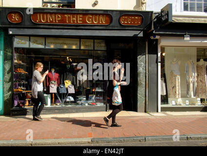 Bekleidungsgeschäft mit einem Retro-Gefühl in der North Laine von Brighton Stockfoto