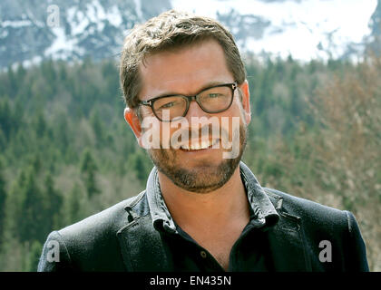 Der ehemalige Bundesminister der Verteidigung Karl-Theodor Zu Guttenberg (CSU) besucht eine Pressekonferenz, die von der deutschen Presse agência (Dpa) in Elamu, Deutschland, 27. April 2015. Zu Guttenberg warnte vor allzu optimistische Erwartungen des G7-Gipfels, der im Juni in Elmau stattfinden wird. Foto: Stephan Jansen/dpa Stockfoto