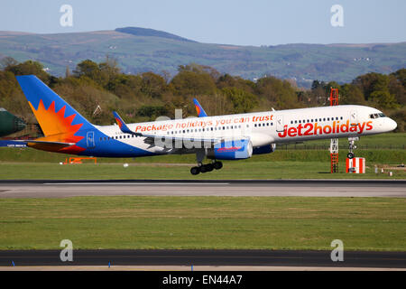 Jet2 Boeing 757-200 nähert sich Start-und Landebahn 23R am Flughafen Manchester. Stockfoto