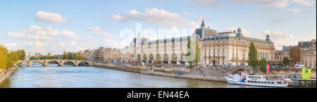 PARIS - Oktober 9: D ' Orsay Museumsbau am 9. Oktober 2014 in Paris, Frankreich. Stockfoto