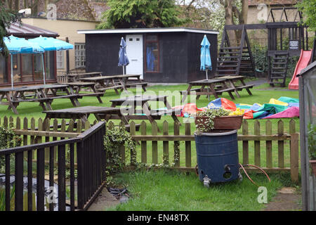 Pub Garten am frühen Morgen Stockfoto