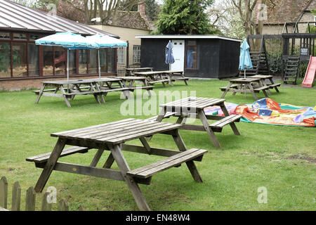 Pub Garten am frühen Morgen Stockfoto