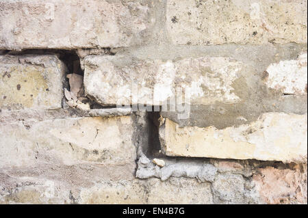 Nahaufnahme eines Teils der beschädigten Wand Stockfoto