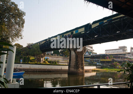 Brücke über den River Kwai, Kanchanaburi, Thailand. Stockfoto