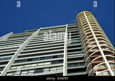 Architektonischen detail außen an der Sail beeindruckende Wahrzeichen Gebäude in der Punkt, Vorort von Durban, Südafrika Stockfoto