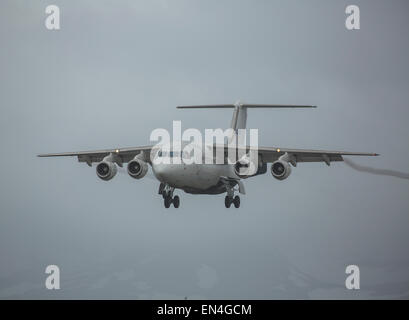 BAE 146-200 Hochdecker Flugzeug landet auf dem Frei Station, King George Island, Antarktis Stockfoto