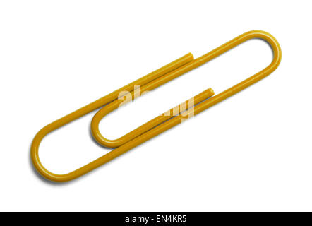 Einzelne gelbe Büroklammer auf einem weißen Hintergrund. Stockfoto