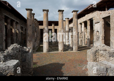 Vor fast 2.000 Jahren wurde die Stadt Pompeji von einem Ausbruch des Vesuv zerstört. 20.000 Einwohner von Pompeji und Herculaneum 4.000 Bürger starben. Stockfoto