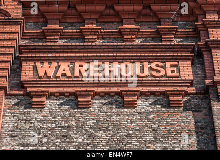 Viktorianische Backstein Lager Schild am Stanley Dock, Liverpool. Stockfoto