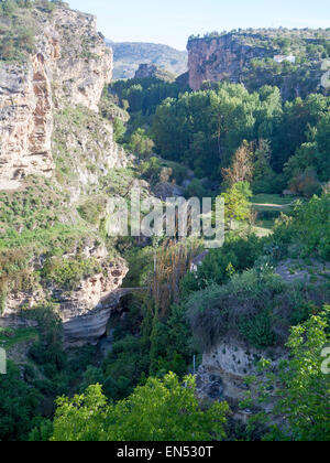 Fluss Tajo Schlucht Kalksteinfelsen, Alhama de Granada, Spanien Stockfoto