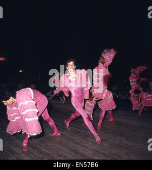 Ein Abend Im Nachtclub Tropicana, Havanna, Kuba 1980er Jahre. Ein Abend im Nachtclub Tropicana, Havanna, Kuba der 1980er Jahre. Stockfoto