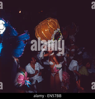 Ein Abend Im Nachtclub Tropicana, Havanna, Kuba 1980er Jahre. Ein Abend im Nachtclub Tropicana, Havanna, Kuba der 1980er Jahre. Stockfoto