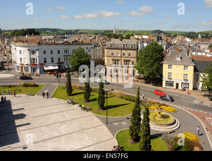 North Devon Ansichten Barnstaple Square von oben The Albert Memorial Clock, zeigt den Eingang zu The High Street und Boutport Street Stockfoto