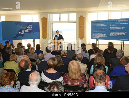 George Osbourne MP Kanzler des Finanzministeriums spricht für konservative Kandidaten und Unterstützer im Saunton Sands Hotel Devon Stockfoto