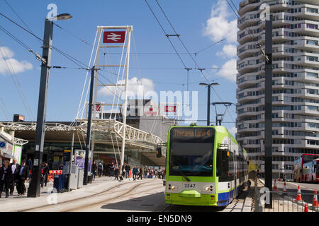 Straßenbahnen in East Croydon Station in größere London UK Stockfoto