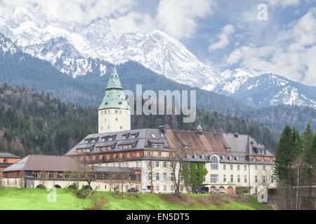 Bayerische Hotel Schloss Elmau Schloss ist die offizielle Tagungsort des 41. politischen G8-Gipfels im Juni 2015 mit dem Präsidenten und Ministerpräsidenten der wichtigsten Nationen der Welt. Stockfoto