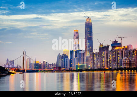 Guangzhou, China Stadt Skyline auf den Perlfluss. Stockfoto