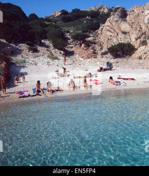 Urlaub in Nordsardinien Auf der Insel Maddalena, Italien 1970er Jahre. Urlaub im Norden Sardiniens auf der Insel Maddalena, es Stockfoto