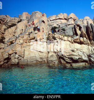 Urlaub in Nordsardinien Auf der Insel Maddalena, Italien 1970er Jahre. Urlaub im Norden Sardiniens auf der Insel Maddalena, es Stockfoto