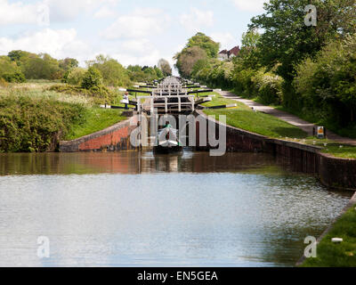 Caen Hill Flug der Verriegelungen auf dem Kennet und Avon Kanal Devizes, Wiltshire, England Stockfoto