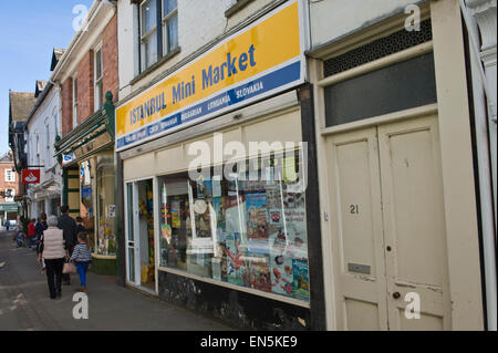 Istanbul-Mini-Markt auf mittelalterlichen Tuchmacher Gasse in Stadt von Leominster Herefordshire England UK Stockfoto