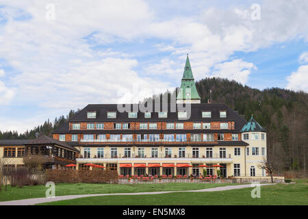 Garten des Hotel Elmau Schloss. 41. Konferenz der G7-Gipfel wird in dieser Luxus-Residenz am 7. und 8. Juni 2015 stattfinden. Stockfoto