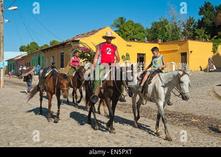 Horizontale Ansicht von Streetlife in Trinidad, Kuba. Stockfoto