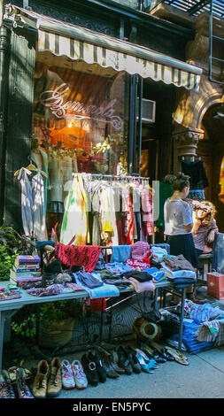 New York, NY, USA, Vintage Clothing Store in Soho, Shop vorne auf der Straße, mit Waren auf Anzeige, second hand Store Stockfoto