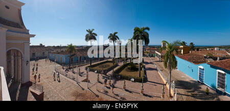 Horizontalen Panorama (2 Bild Heftung) Blick auf Plaza Mayor in Trinidad, Kuba. Stockfoto