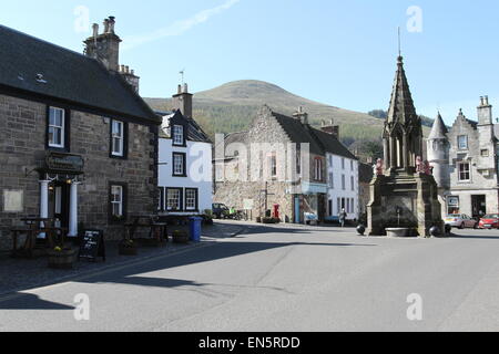 Die Covenanter Hotel Bruce Brunnen Falkland Fife Schottland April 2015 Stockfoto