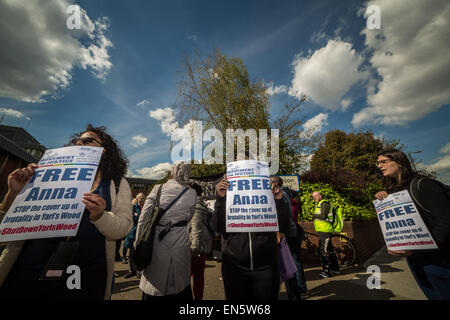 London, UK. 28. April 2015. Bewegung für Gerechtigkeit Protest außerhalb Holloway Gefängnis Credit: Guy Corbishley/Alamy Live-Nachrichten Stockfoto