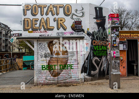 Berlin, Graffiti auf Häuser, Bezirk Friedrichshain, Stockfoto