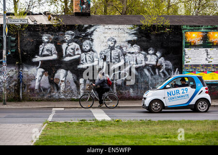 East Side Gallery Par der ehemaligen Berliner Mauer, gemalt von Künstlern Form rund um die Welt, open Air Museum, Berlin Stockfoto