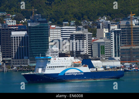 Bluebridge Fähre, Wellington CBD und dem Hafen von Wellington, Nordinsel, Neuseeland Stockfoto