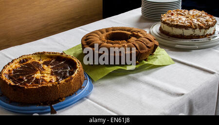 Deutsche Dessertbuffet am Familientag Stockfoto