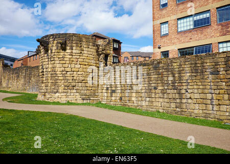 Der Durham-Turm aus dem späten 13. Jahrhundert Teil der Stadt Newcastle Upon Tyne UK Wände Stockfoto