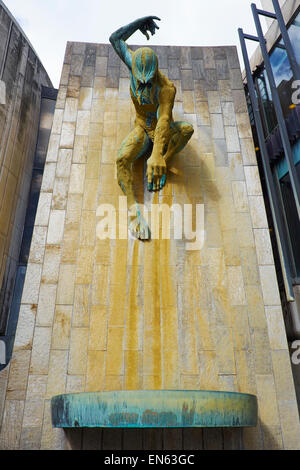 Flussgott von Bildhauer David Wynne an der Civic Centre Barras Bridge Newcastle Upon Tyne UK Stockfoto