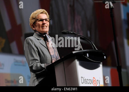 Toronto, Kanada. 27. April 2015. Ontario Premier Kathleen Wynne spricht bei der Eröffnungsrede Keynote während der Entdeckung 2015-Konferenz. Stockfoto