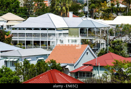 Queenslander Häuser, typischen Stil der älteren Vororten von Brisbane in Queensland, Australien. Hölzerne Häuser; traditionelle australische Architektur Stockfoto