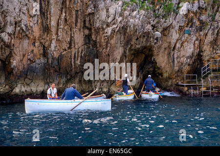 Eingang der blauen Grotte, Capri, Neapel, Kampanien, Italien Stockfoto