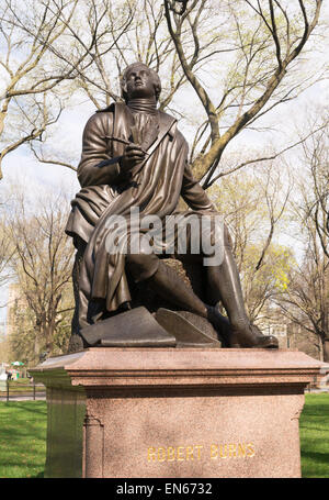 Statue des schottischen Nationaldichters Robert Burns in des Bildhauers John Steell im Central Park, New York, USA Stockfoto