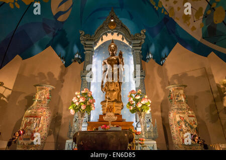 Herabschreitet Himmel Schrein im Erawan Museum, Samut Prakan, Thailand Stockfoto