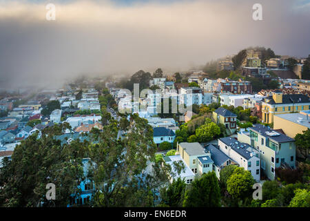 Nebelige Blick vom Tank Hill Park in San Francisco, Kalifornien. Stockfoto