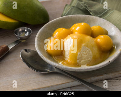 Mango-Jubiläum flambe Stockfoto