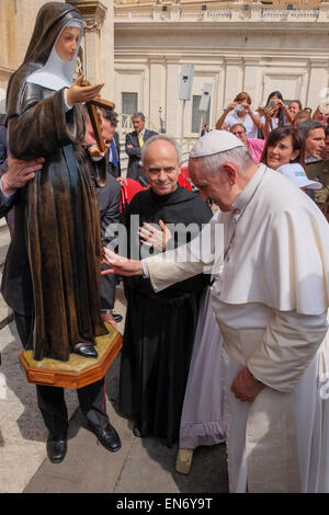 Vatikan. 29. April 2015. Franziskus, Generalaudienz 29. April 2015 Credit: wirklich einfach Star/Alamy Live-Nachrichten Stockfoto