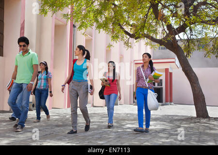 Porträt eines weibliche College-Studenten Stockfoto