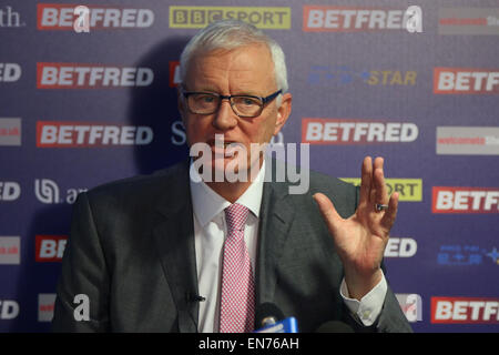 Sheffield, UK. 29. April 2015. Barry Hearn hat heute angekündigt, dass auf dem Kalender für die Saison 2016/17 ein Irish Open in Belfast sein wird, eine weitere Scottish Open und English Open auch sollen hinzugefügt werden, um neben den derzeit bestehenden Welsh Open laufen um sicherzustellen, dass mehr von dem Spiel kehrt zurück zu den Inseln, die ursprünglich dazu beigetragen, dass es beliebt bei Betfred World Snooker Championship im Crucible Theater. © Jimmy Whhittee/Alamy Live News Bildnachweis: Jimmy Whhittee/Alamy Live-Nachrichten Stockfoto