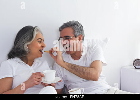 Mann und Frau, Tee Stockfoto