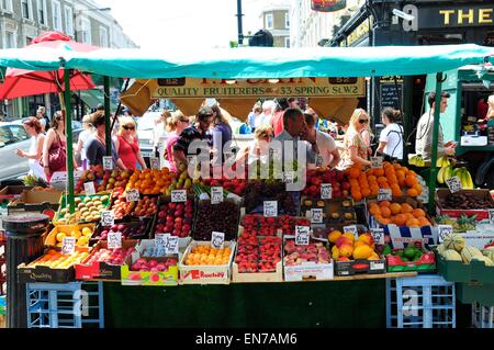 Obst-Markt Stall, Portobello Road, Notting Hill, London, England, Vereinigtes Königreich Stockfoto